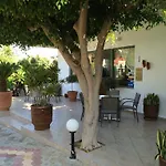 Nikolas Appartments アパートホテル