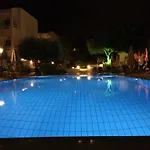 Nikolas Appartments アパートホテル