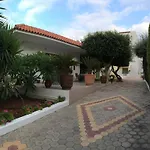 Nikolas Appartments 4*