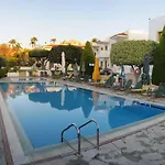 Nikolas Appartments