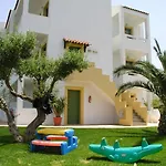 Nikolas Appartments 4* Херсонісос