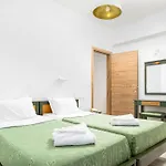 Nikolas Appartments アパートホテル 4*