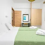 Nikolas Appartments 4*