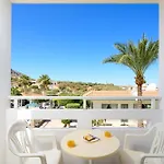 Nikolas Appartments アパートホテル