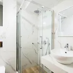 Nikolas Appartments アパートホテル 4*