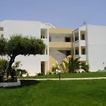 Nikolas Appartments 4*
