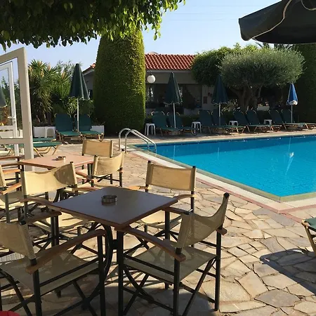 Nikolas Appartments 3*