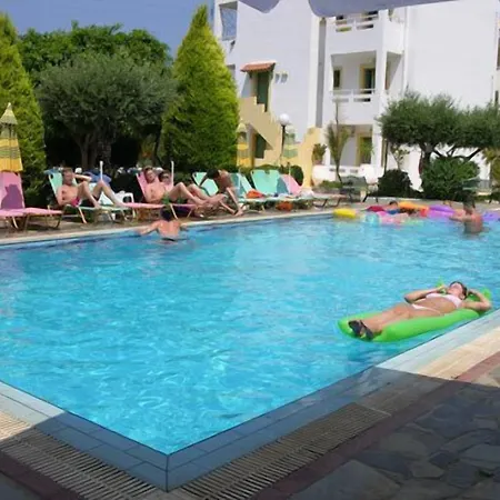 Nikolas Appartments アパートホテル ヘルソニソス