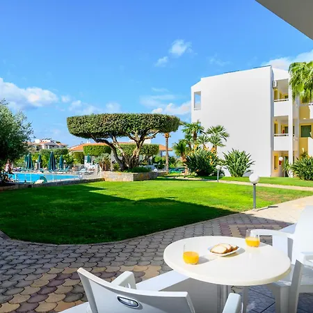 Nikolas Appartments