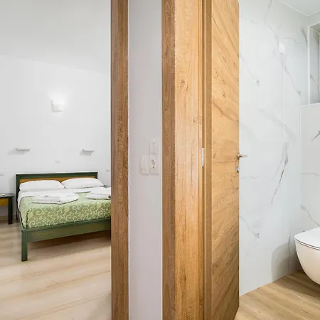 Nikolas Appartments