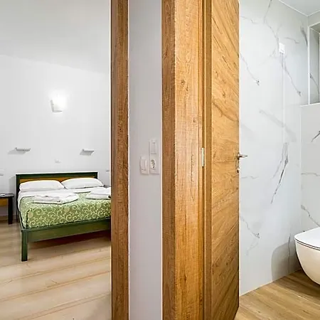 Апарт-готель Nikolas Appartments 4*