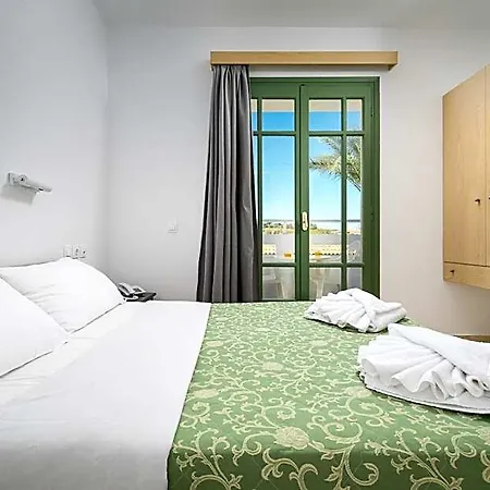 Nikolas Appartments 4* Херсонісос