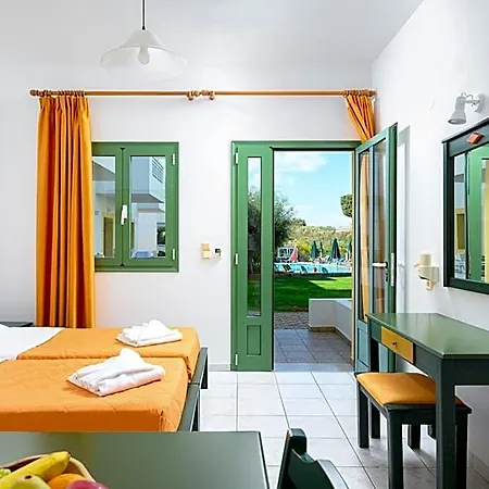Nikolas Appartments Апарт-готель 4*