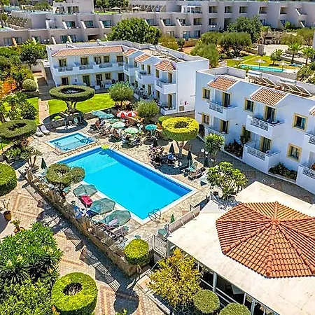 Nikolas Appartments 4*