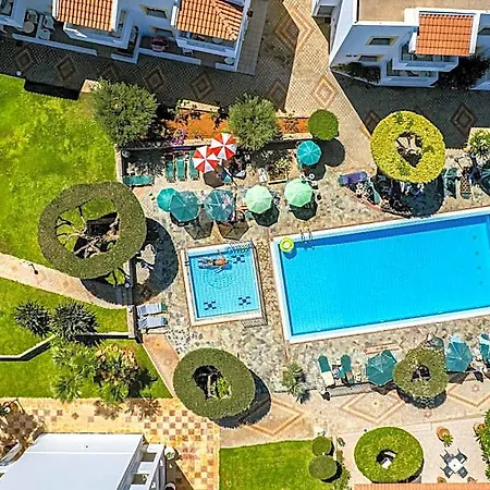 Nikolas Appartments 4* Херсонісос