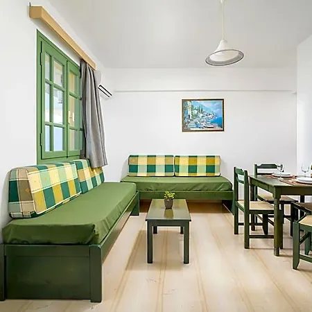 Nikolas Appartments Апарт-готель