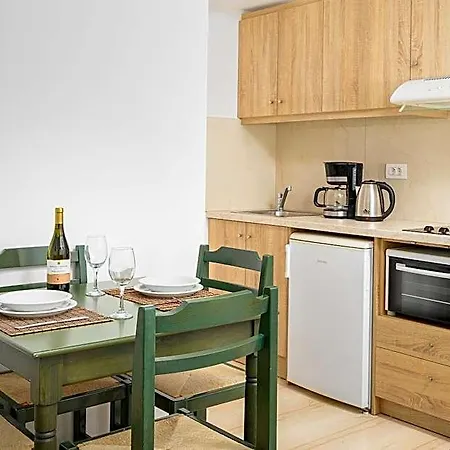 Nikolas Appartments Херсонісос