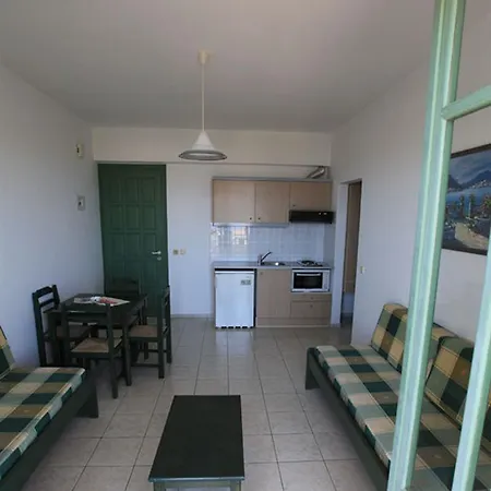 Nikolas Appartments アパートホテル ヘルソニソス
