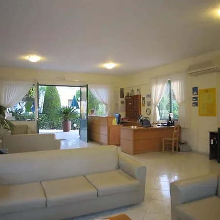 Nikolas Appartments 4*