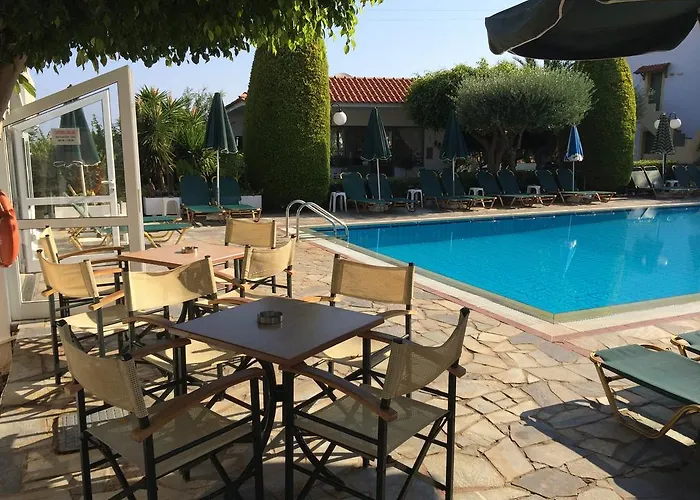 Nikolas Appartments 3*