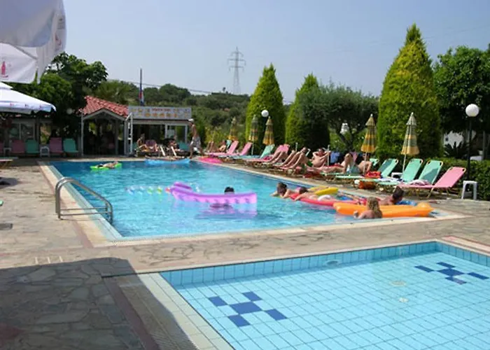 Nikolas Appartments Aparthotel 3*