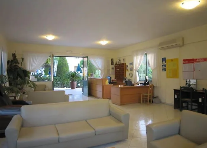 Nikolas Appartments 4*