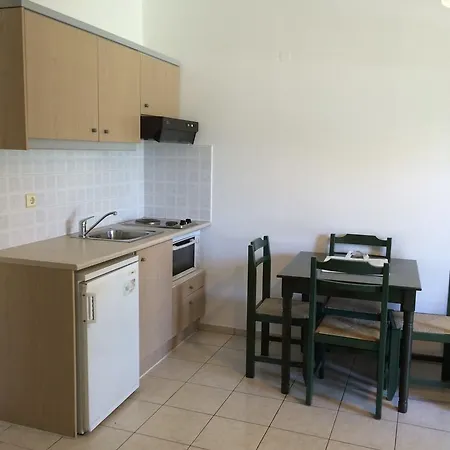 Nikolas Appartments מלון דירות הרסוניסוס