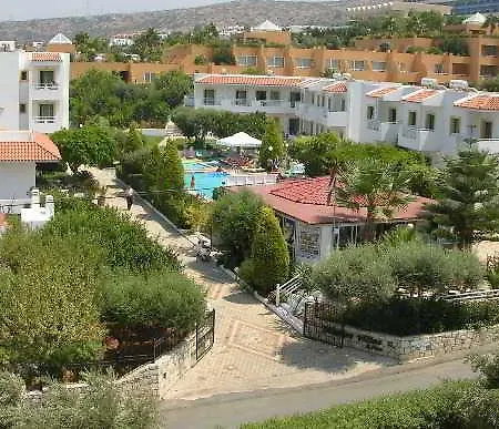 Nikolas Appartments הרסוניסוס