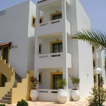 Lägenhetshotell Nikolas Appartments 3*